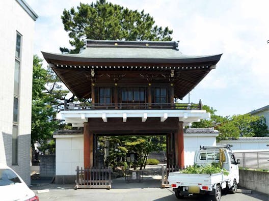 草加氷川樹木葬墓地