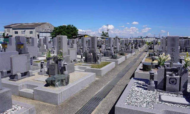 小寺墓地