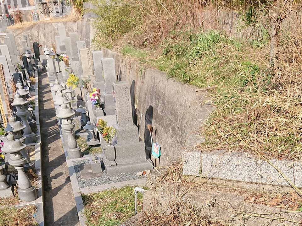 仁保本浦観音寺墓地