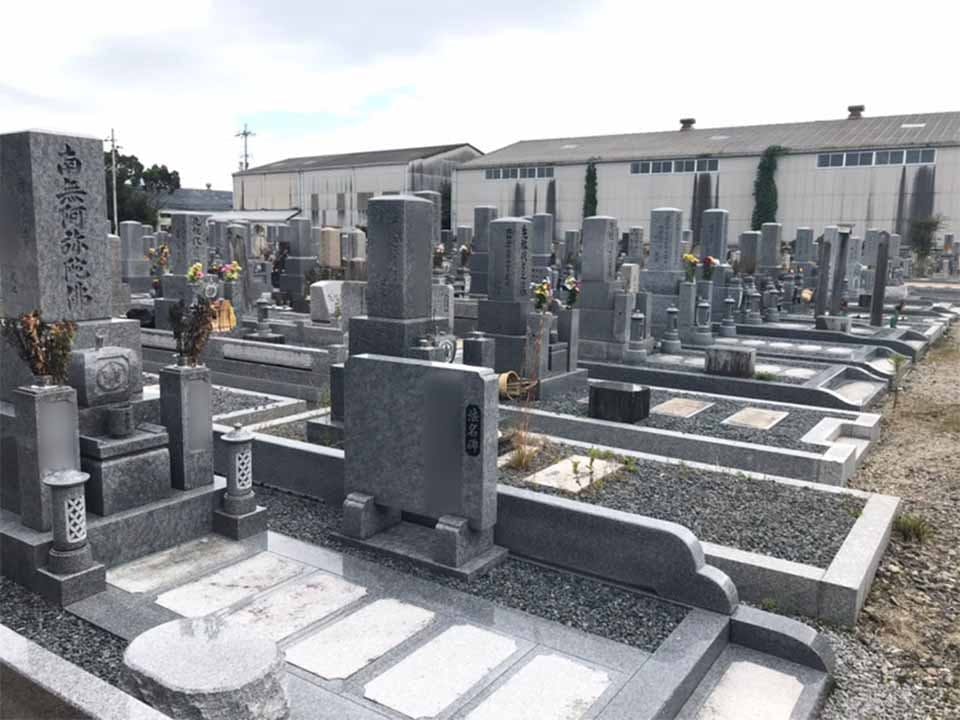 六条共同墓地