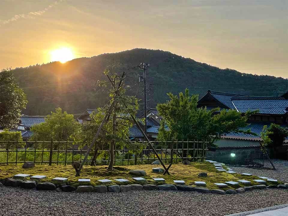 さばえ明厳寺 里山型樹木葬 木漏れ日