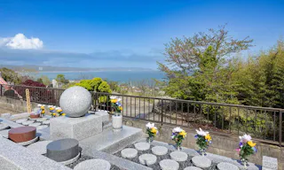 鴨川樹木葬 ～海を望む樹木葬～