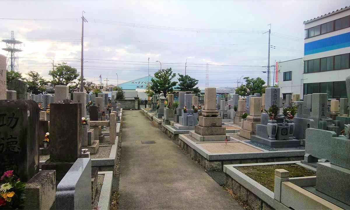 鳥飼中共同墓地