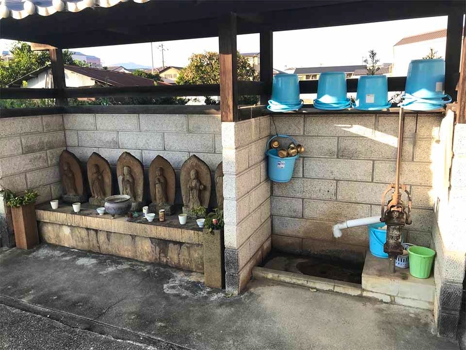 東川島共同墓地