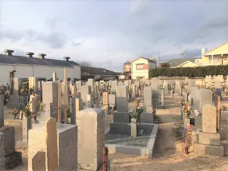 伊勢田墓地