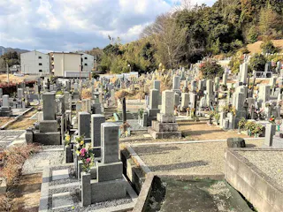 堅田墓地