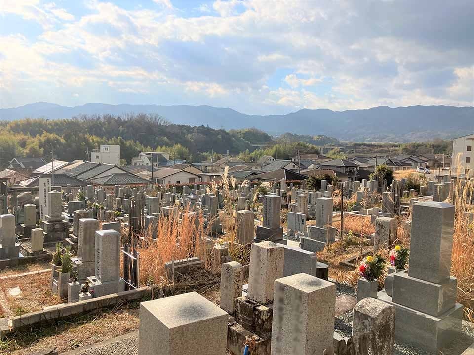 堅田墓地