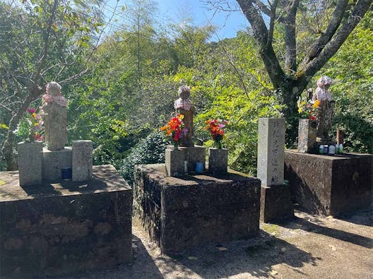 御橋観音寺 のうこつぼ