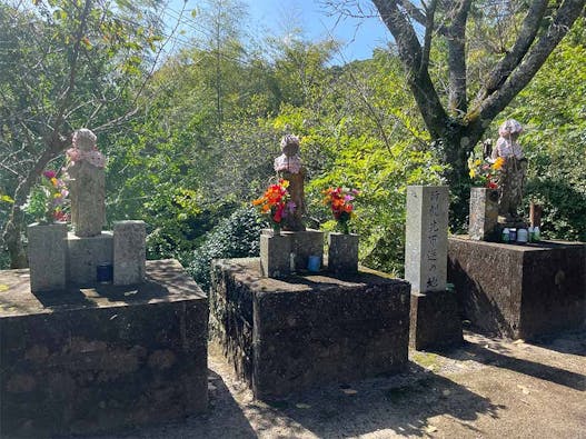 御橋観音寺 のうこつぼ