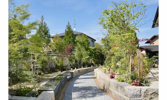 夕陽の森・堅田本福寺樹木葬