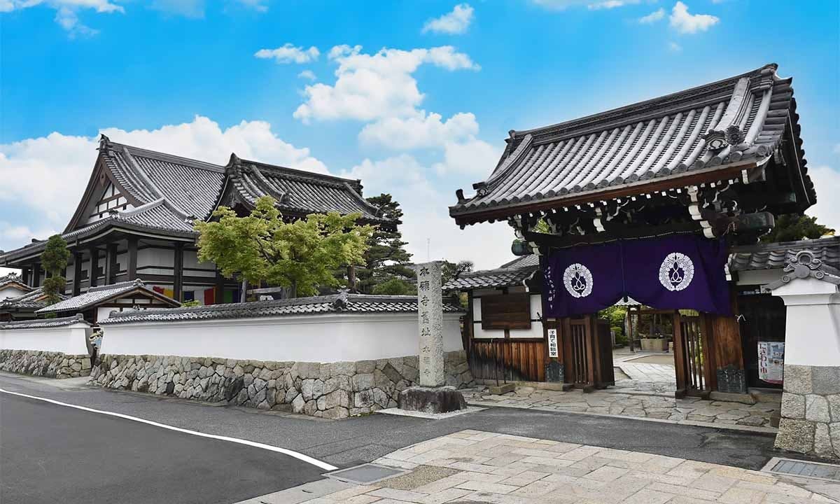 夕陽の森・堅田本福寺樹木葬