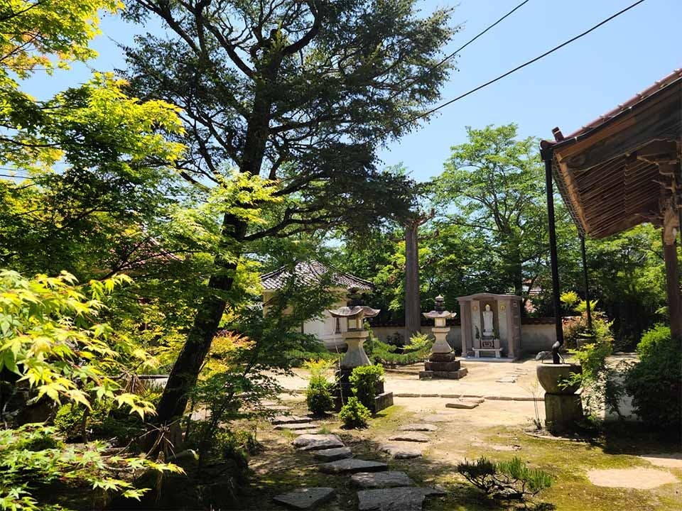 順教寺永代供養合同墓(境内納骨堂)