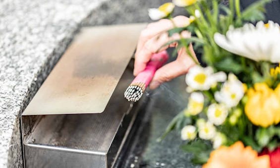 正定寺墓地・永代供養塔「月の光」