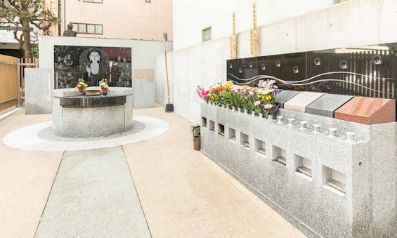 正定寺墓地・永代供養塔「月の光」