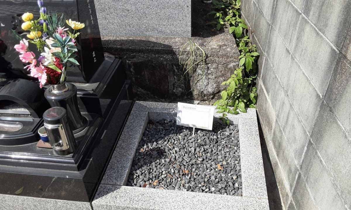米坂墓地