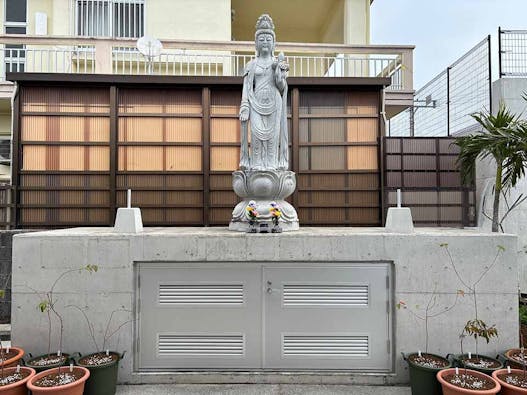 球陽寺 球陽廟(納骨堂)