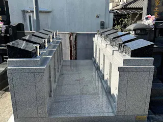 陣内共有墓地