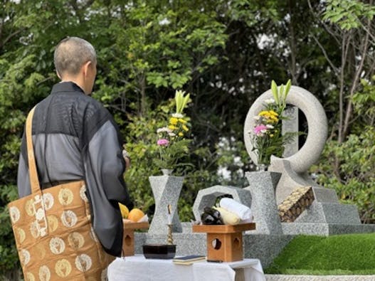 久遠寺 境内納骨あかり御堂