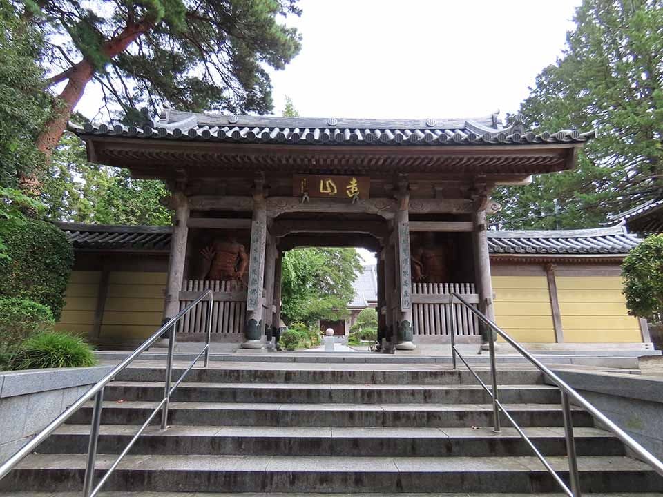 臨済宗　妙心寺派　遠山　覚範禅寺