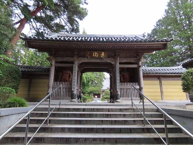 臨済宗　妙心寺派　遠山　覚範禅寺