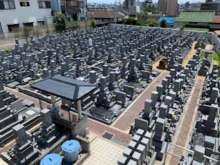 鳳穏閣 墓地