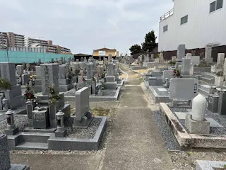 小阪共同墓地