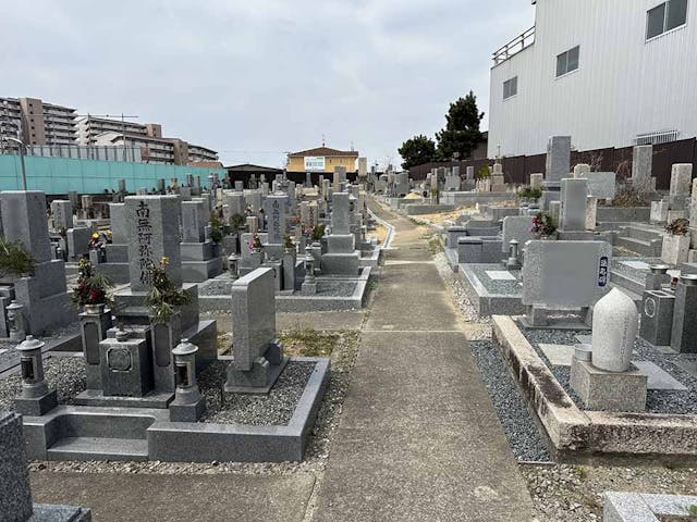 小阪共同墓地