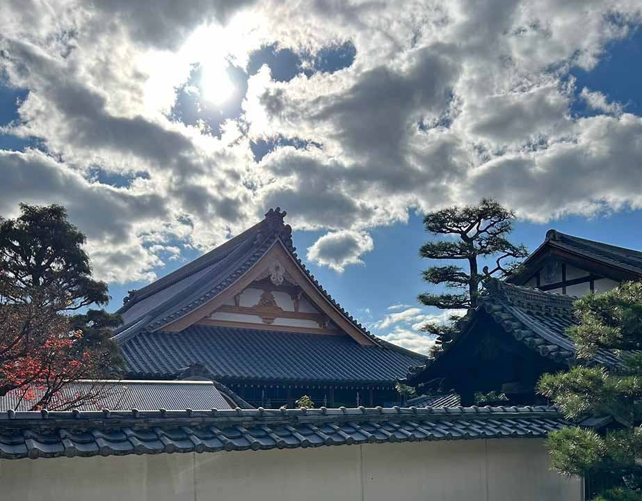 妙心寺塔頭養徳院 永代供養塔『寂静之塔』 養徳院外観