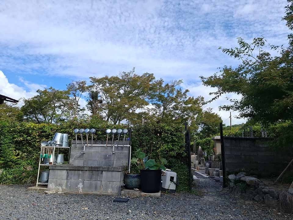 禅華院墓苑 水場