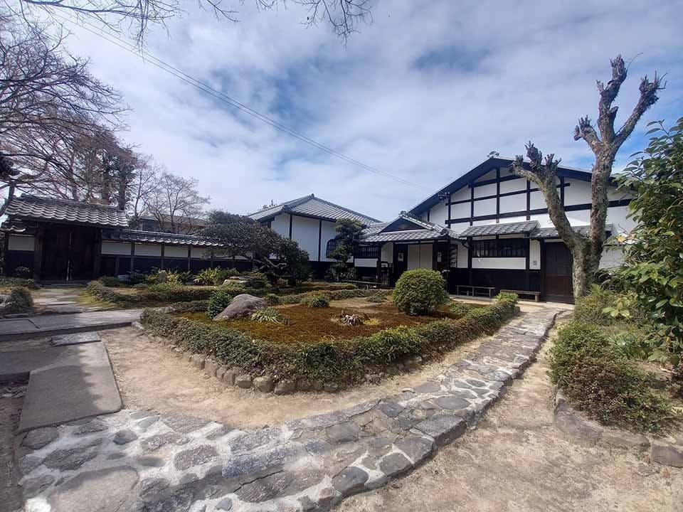 禅華院墓苑 境内風景