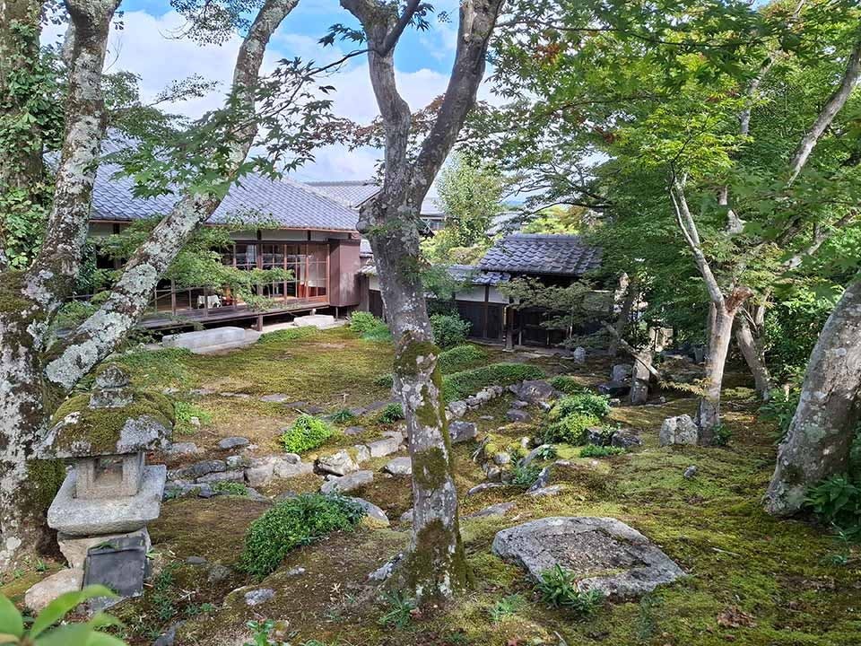 禅華院墓苑(京都市左京区)の費用・販売中区画・口コミ【いいお墓】