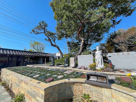 実正寺樹木葬「光照樹園」