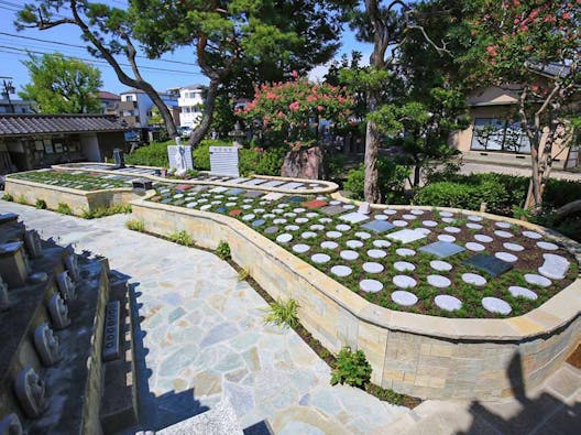 実正寺樹木葬「光照樹園」