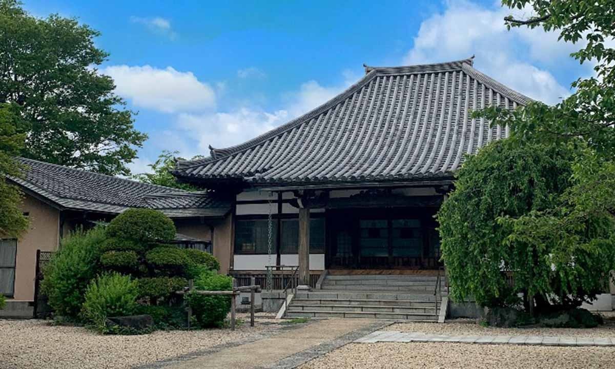 実正寺樹木葬「光照樹園」