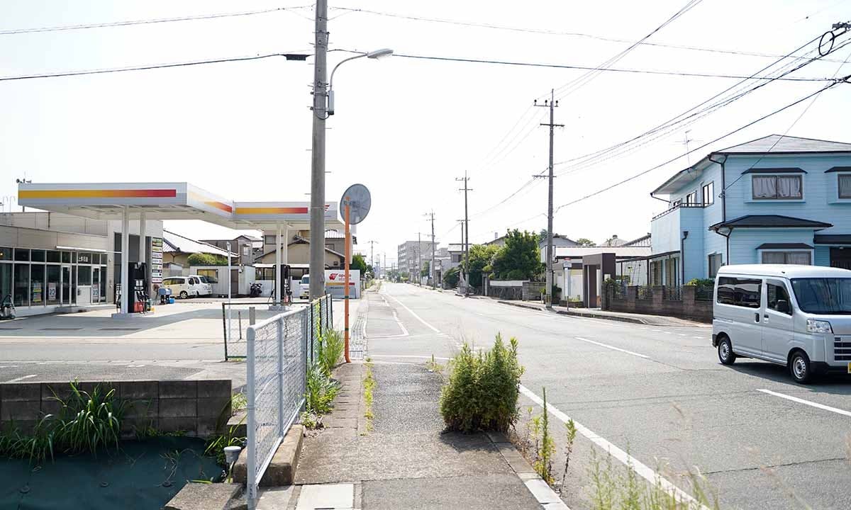 浄顕寺　納骨堂・永代供養墓 栄町信号を西向きへ_ガソリンスタンド手前のを左へ