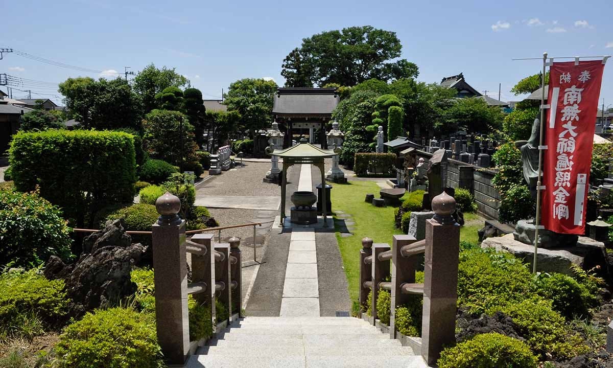 迎盛院「桔梗の郷」 境内