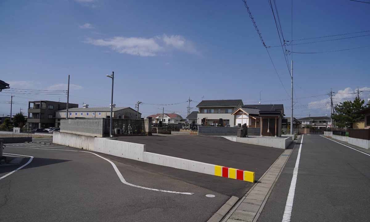 栄町墓地