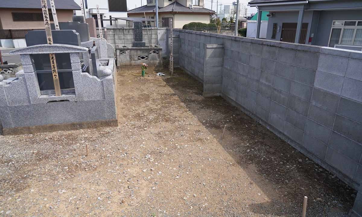栄町墓地