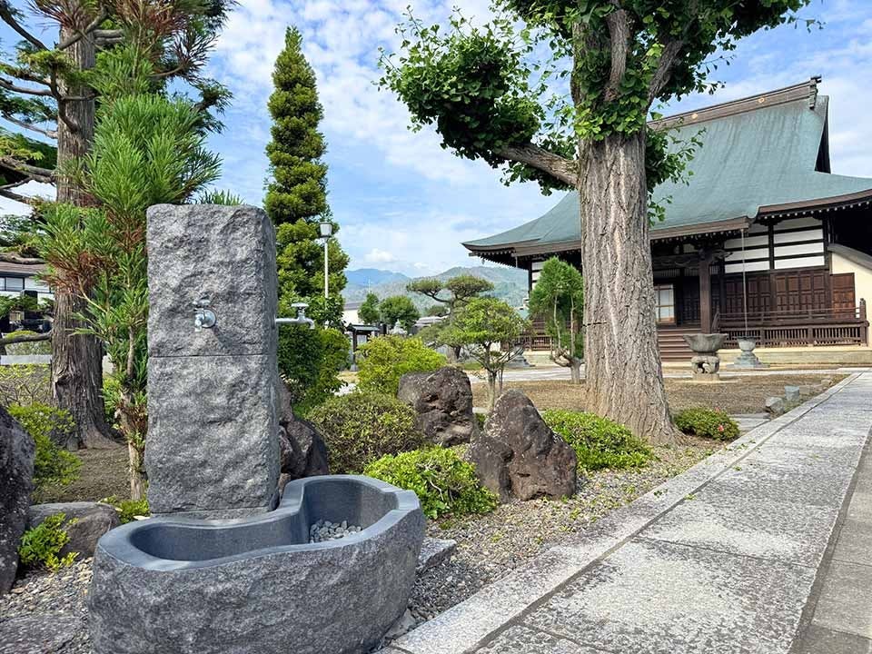 宝栄寺 のうこつぼ