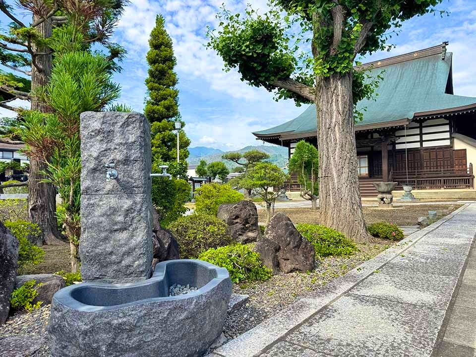 宝栄寺 のうこつぼ