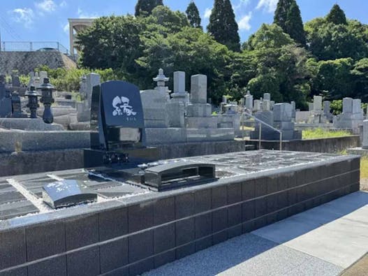 水谷墓地
