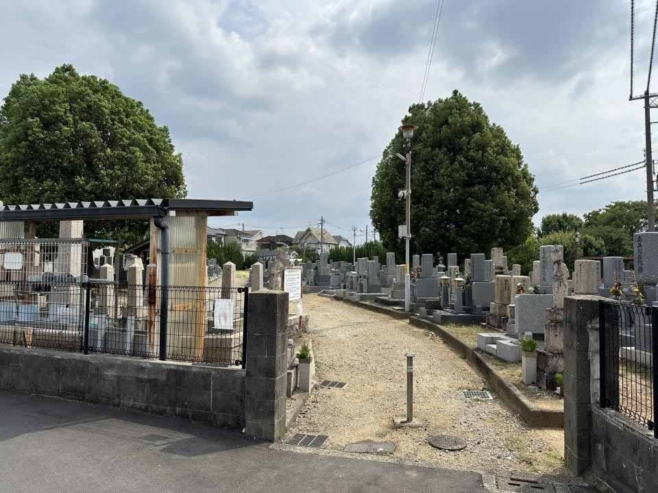 土塔町墓地