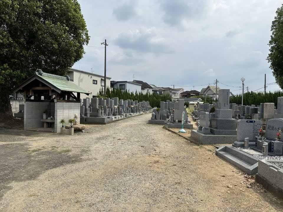 土塔町墓地