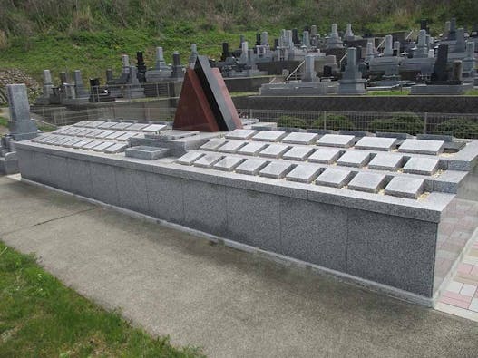 樹木葬 やすらぎ　出雲崎【出雲崎メモリアルパーク】テラス墓