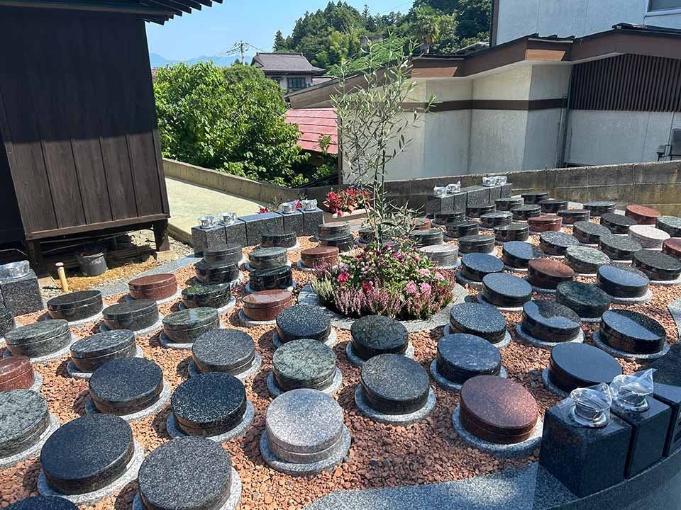 妙法寺墓苑　永代供養付き墓地・樹木葬 花壇型樹木葬