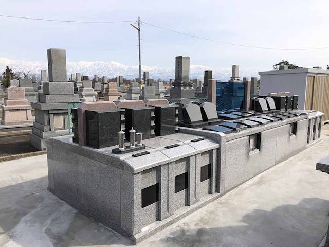 利生寺浜黒崎墓地