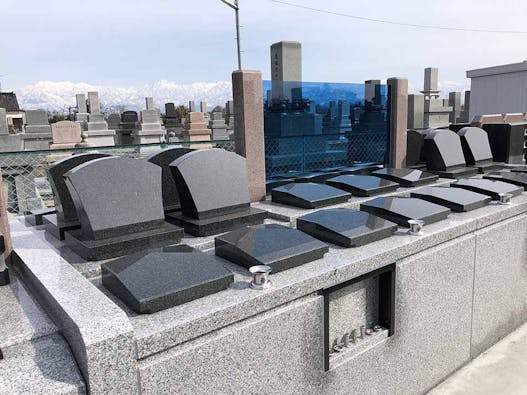 利生寺浜黒崎墓地