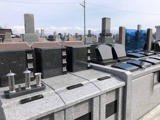 利生寺浜黒崎墓地