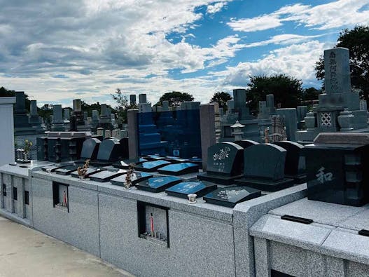 利生寺浜黒崎墓地