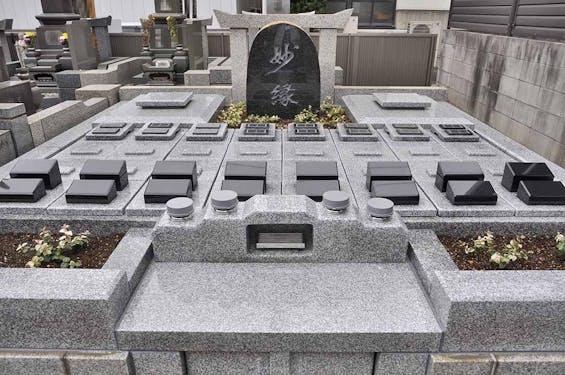 感應寺　永代供養墓・樹木葬